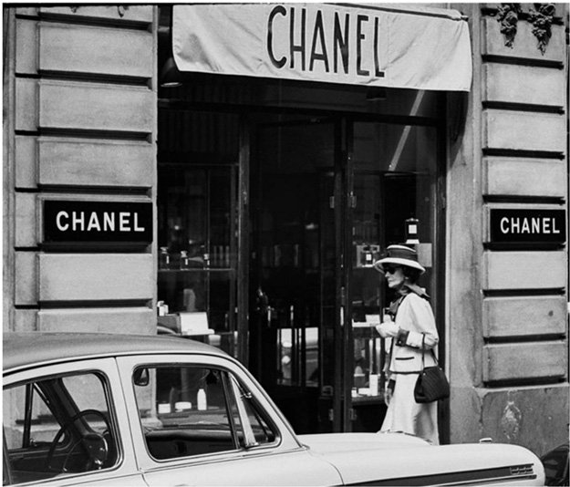 The history of the iconic Chanel logo read on Vintage-United blog