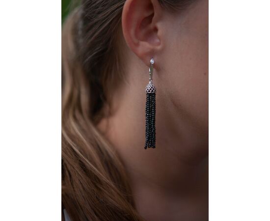 Серьги-кисти из шпинели короткие